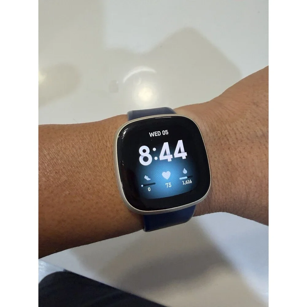 Fitbit Versa 3 GPS Smartwatch Blue - Fully Tested & Reset - Charger Included